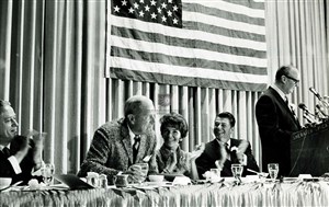 Image description is not available for 1969.077